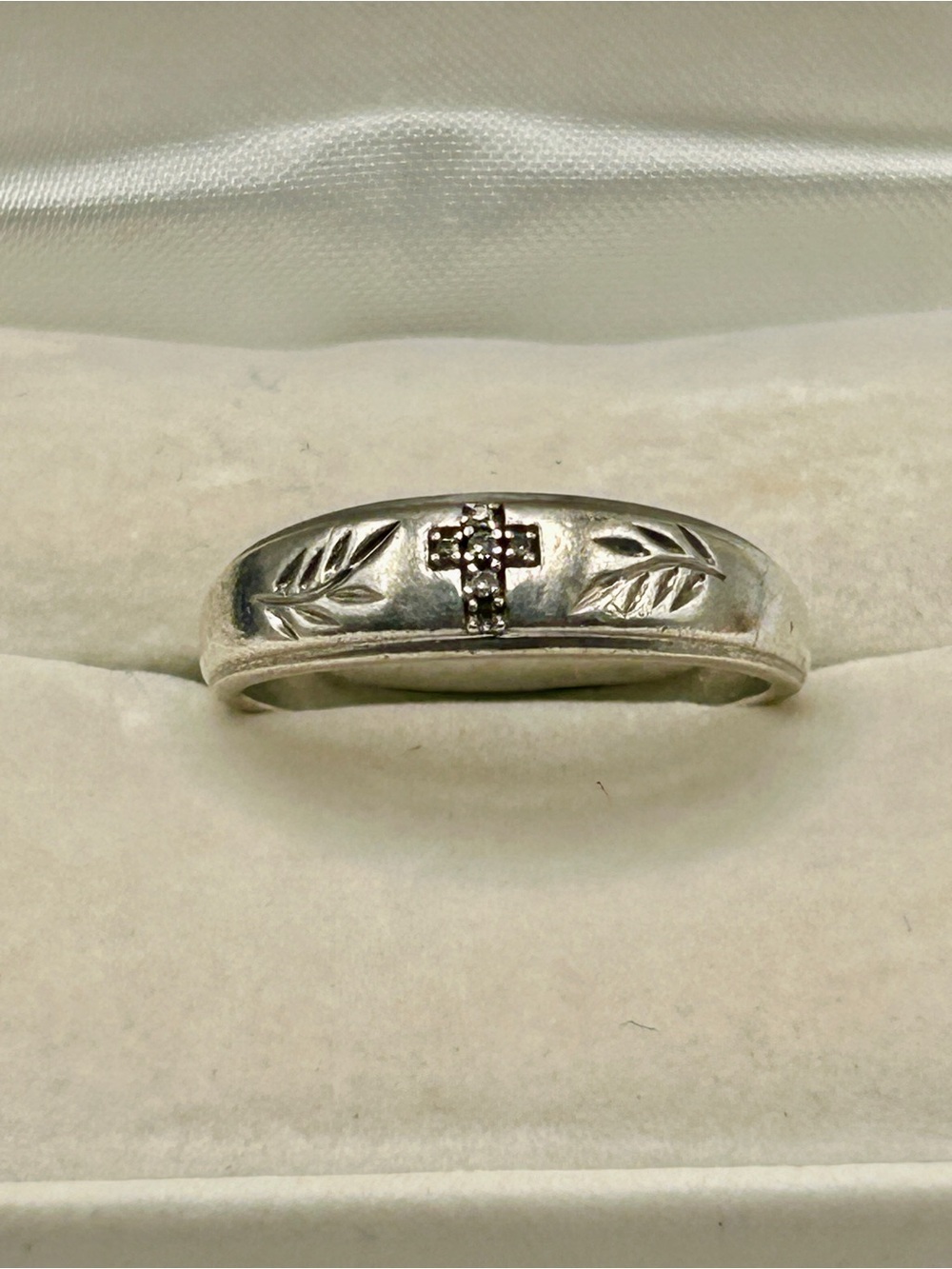 Sterling Silver 925 Crystal Cross & Leaf Band Ring Sz 9